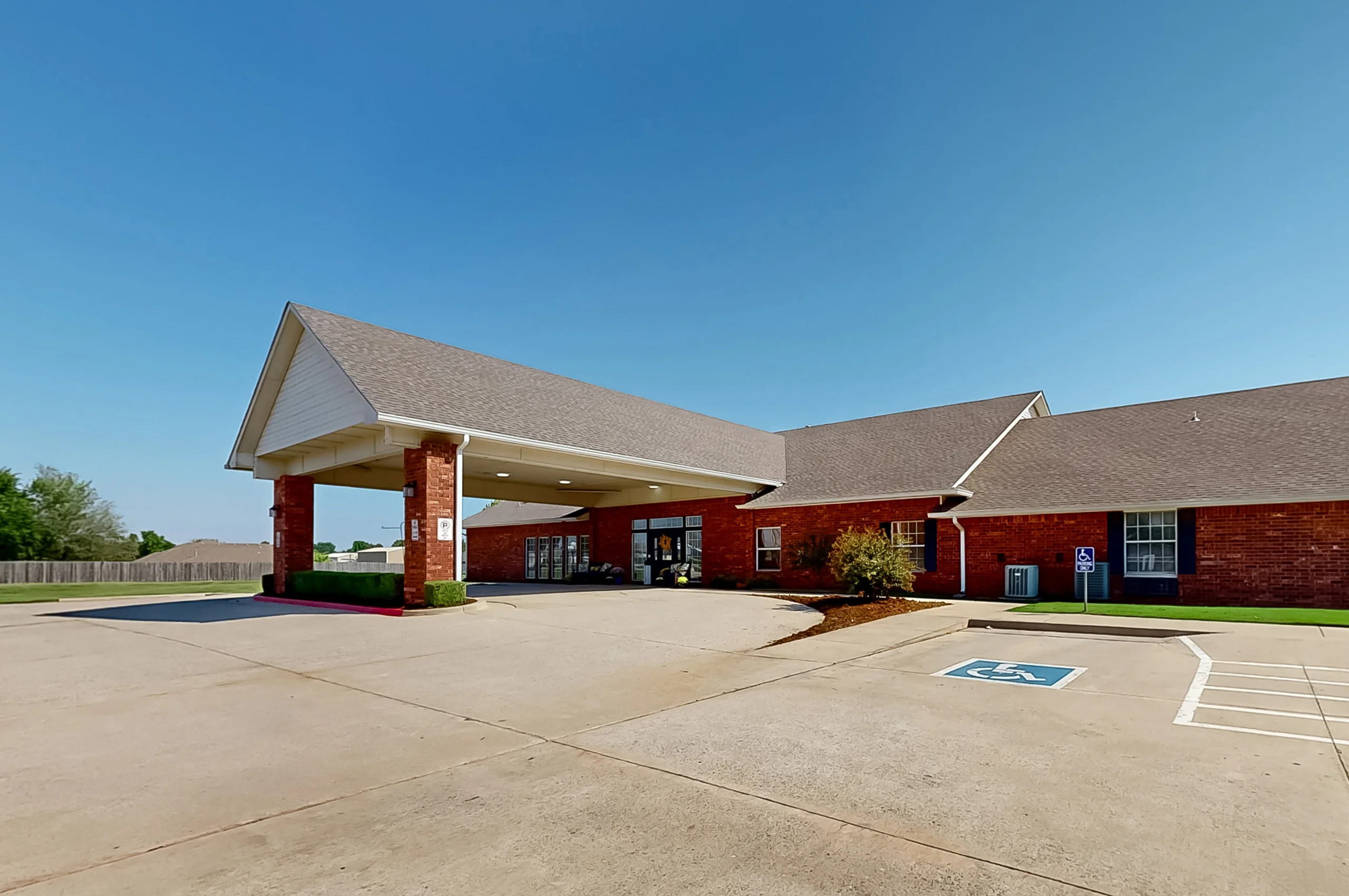 ARBOR HOUSE ASSISTED LIVING OF MUSTANG photo 2