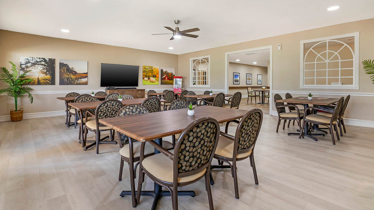 COUNTRY GARDENS ASSISTED LIVING COMMUNITY photo 6