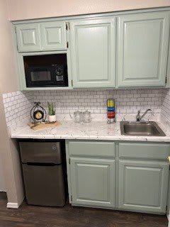 GLADE AVENUE ASSISTED LIVING photo 3