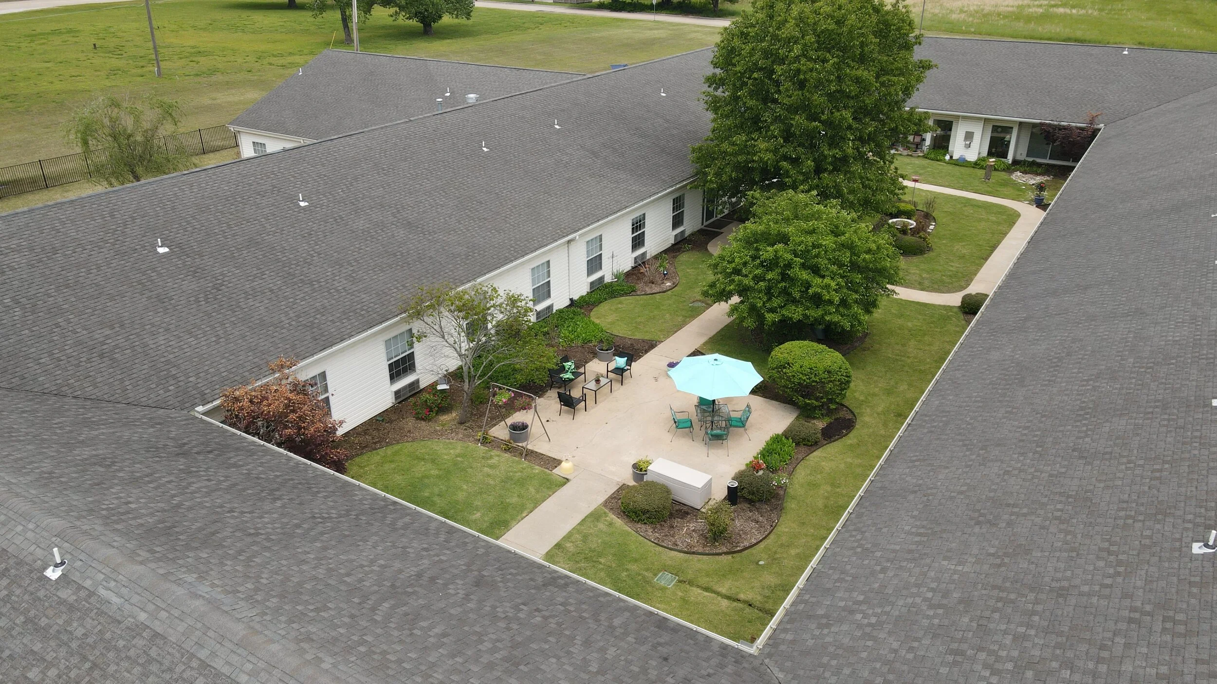 THE COURTYARDS AT CLAREMORE ASSISTED LIVING & MEMORY CARE photo 2