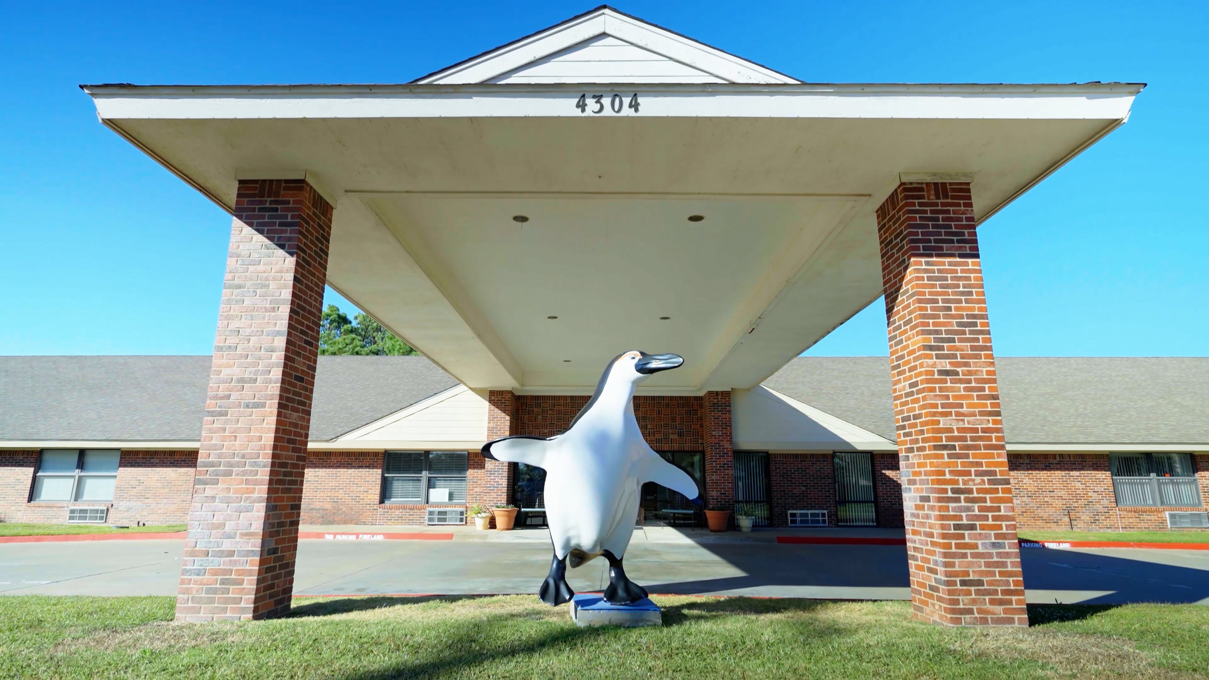 FOREST HILLS ASSISTED LIVING RETIREMENT AND CARE photo 4