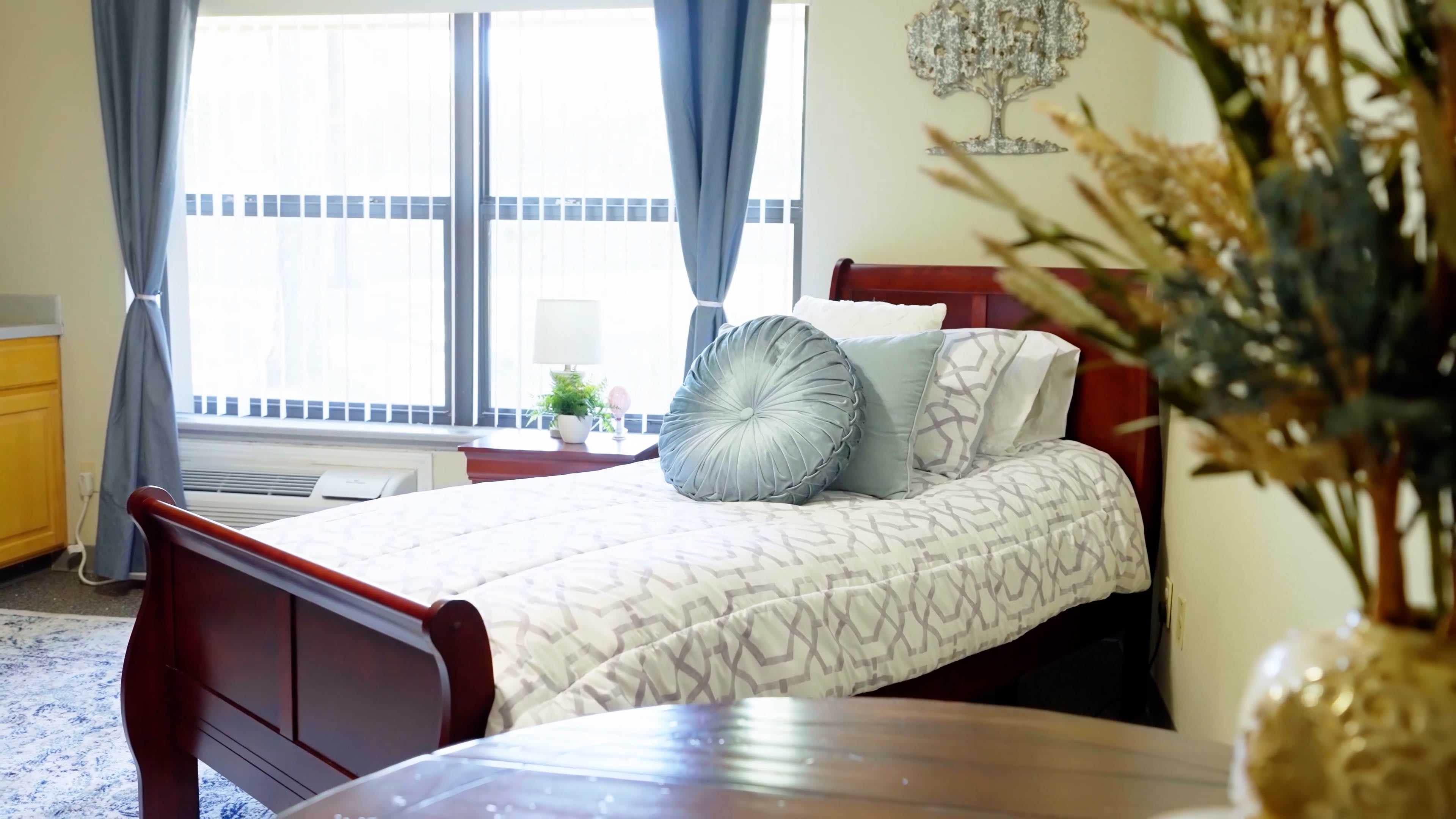 FOREST HILLS ASSISTED LIVING RETIREMENT AND CARE photo 7
