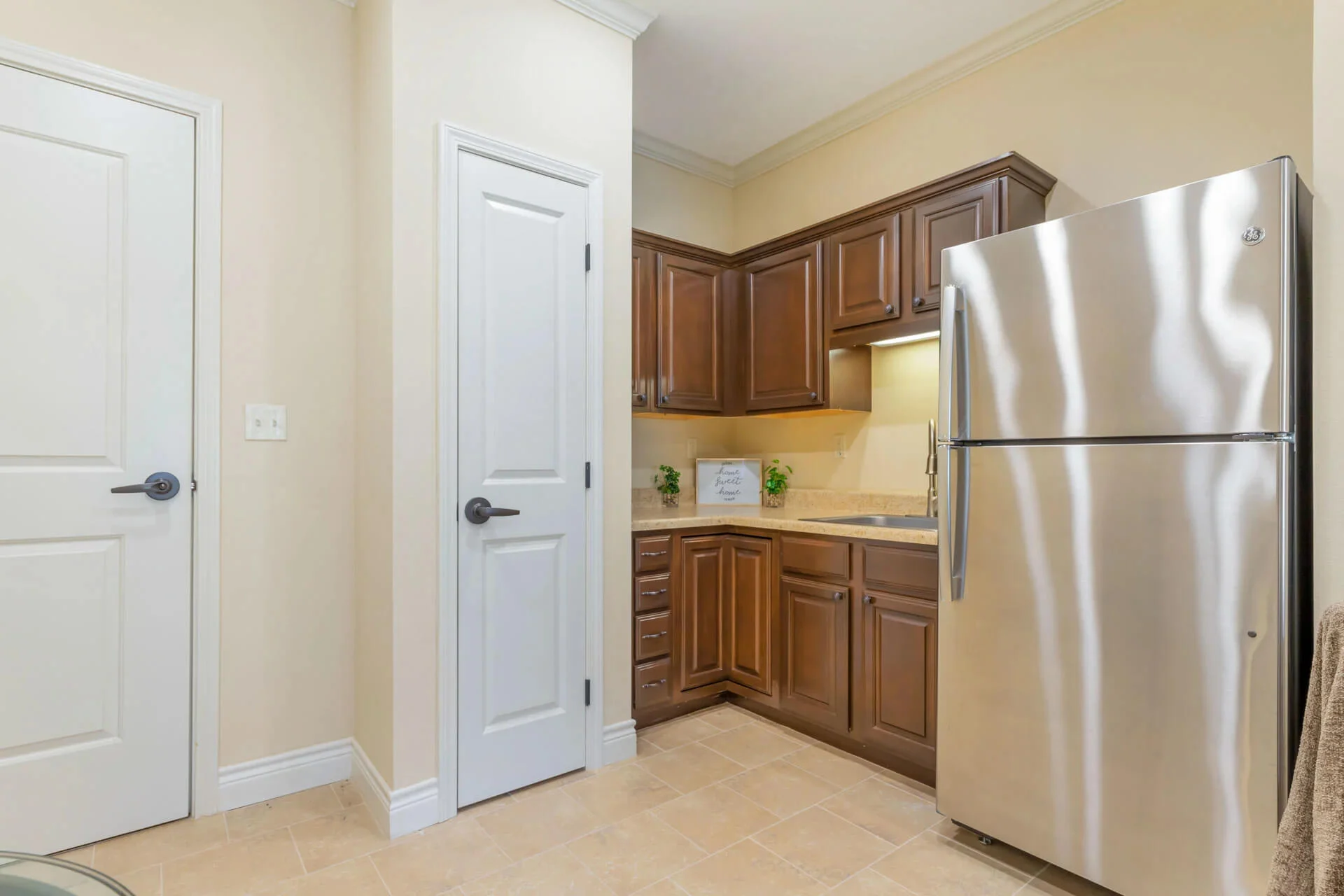 BELLAROSE SENIOR LIVING photo 9